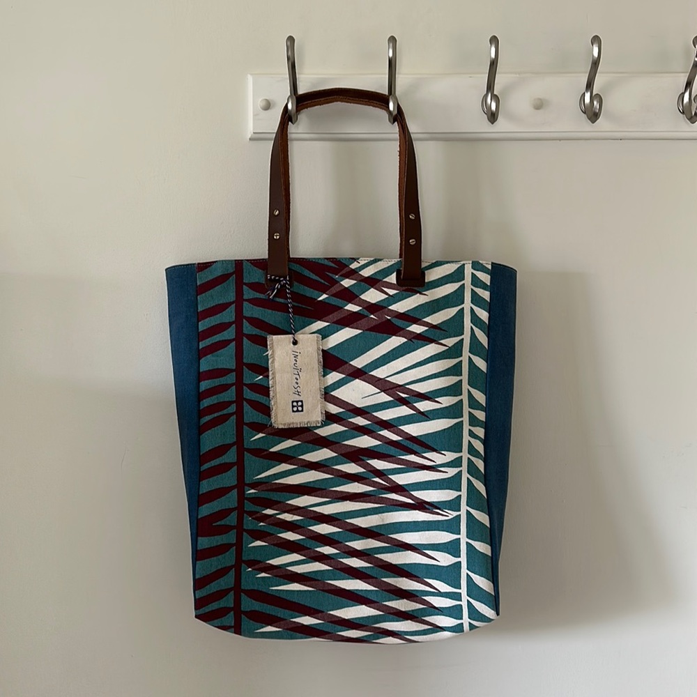Inouitoosh Paris Tote Bag NWT